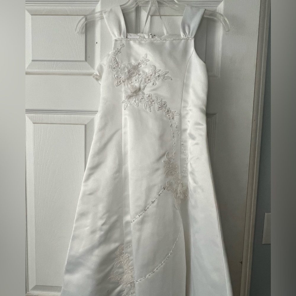 White Girls First Communion/flower girl dress